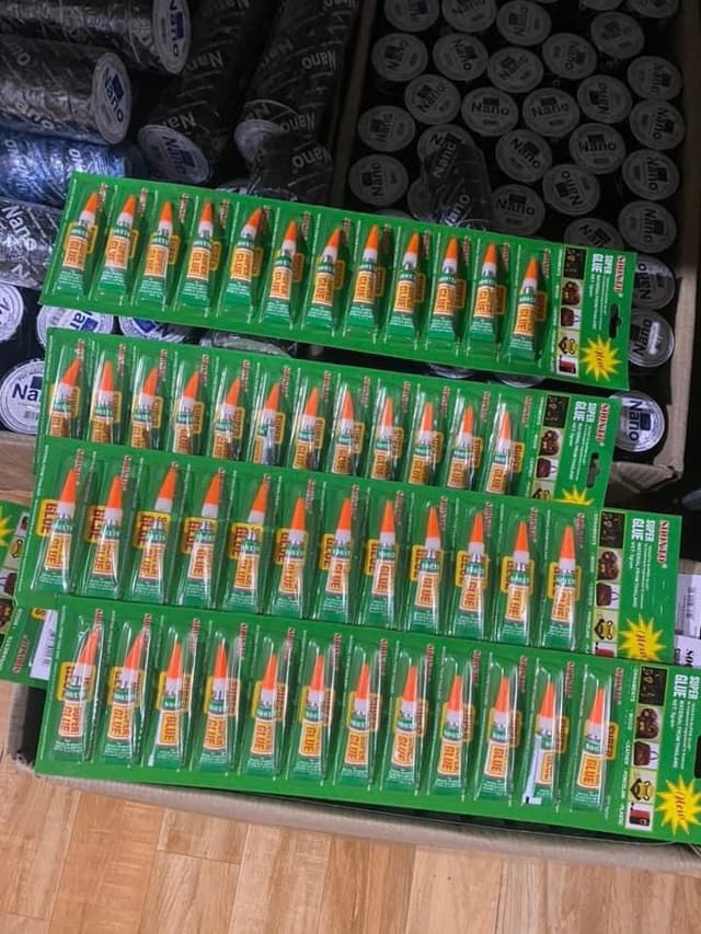Vỉ 12 keo dán sắt