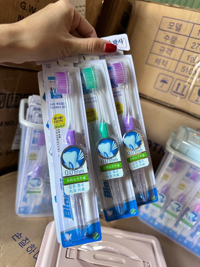 Hộp 45c Bàn Chải Đánh Răng 0.01