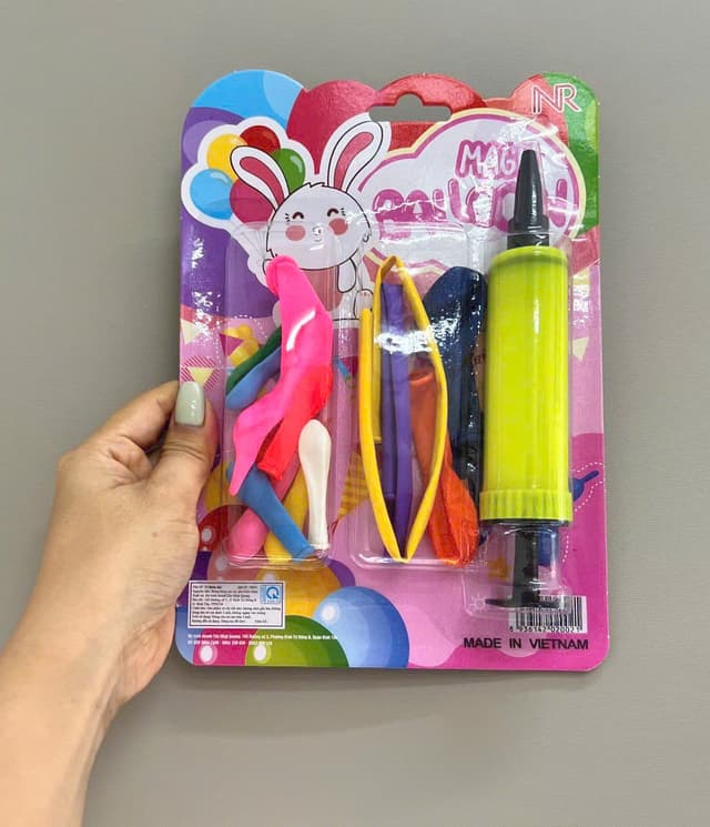  Vỉ bóng bóng có ống bơm.