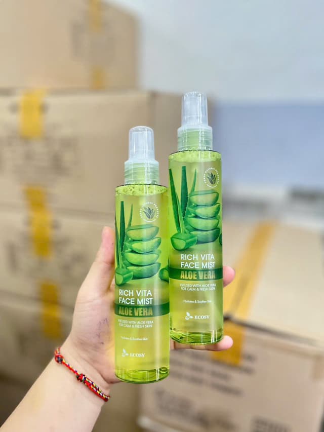 Xịt Khoáng Nha Đam Aloe Vera